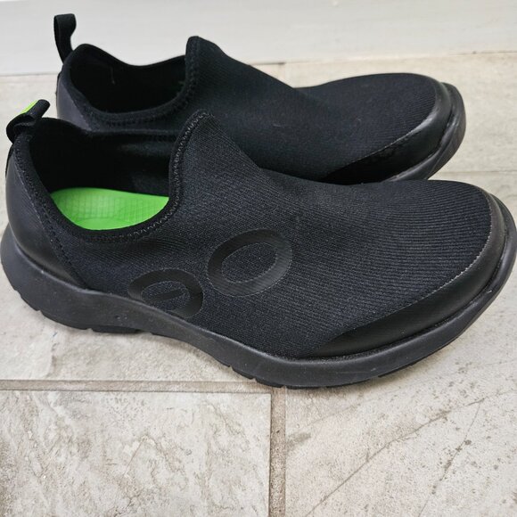Oofos Oomg Sport slip ons size 6.5 - Picture 2 of 7